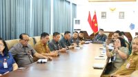 Gubernur Yulius bersama Forkopimda mengikuti rapat bersama Menko Polkam RI
